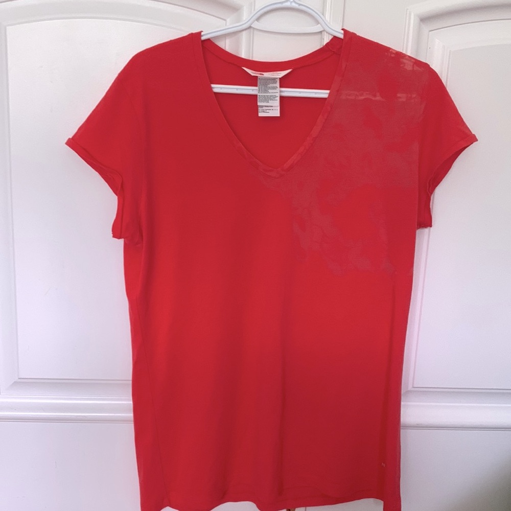 The North Face Salmon Pink T-Shirt with Subtle Floral Detail - XL